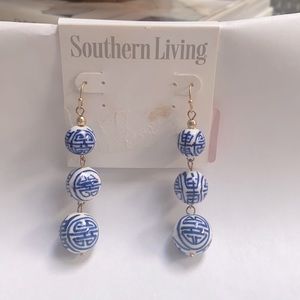 Gorgeous chintz earrings! 💙💙💙